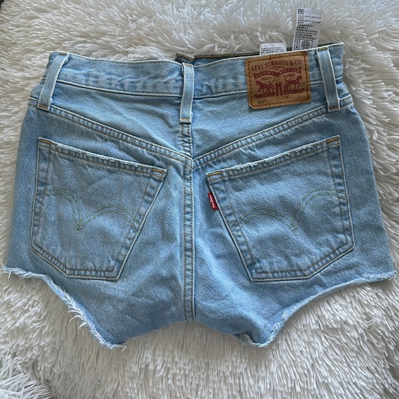 Levi Jean shorts! - Picture 2 of 4